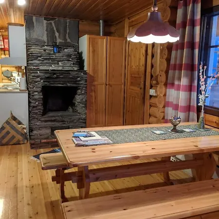 Holiday home Tunturioravat Akaslompolo